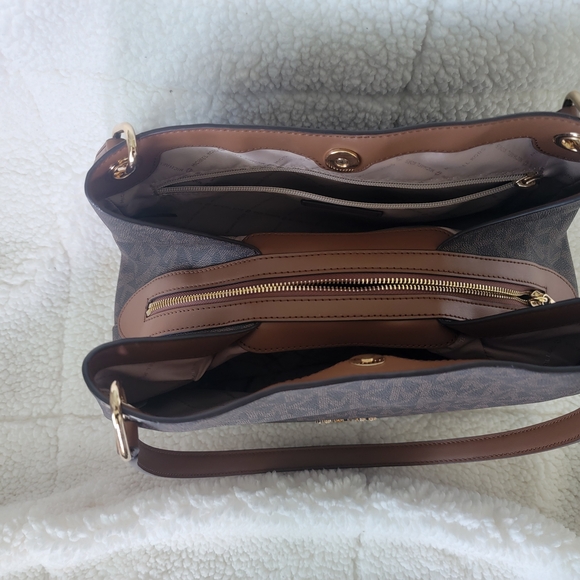 Michael Kors Brown Signature Tote and Wallet Set - Picture 3 of 10